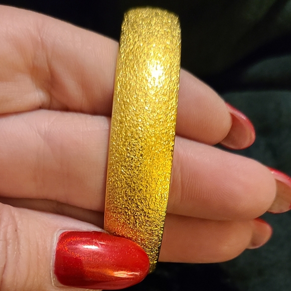 Vintage Monet Heavy Textured Bangle Bracelet Sparkly Gold-Tone - Picture 5 of 6